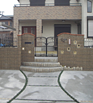 フロンティア建設の施工例　セミクローズ外構